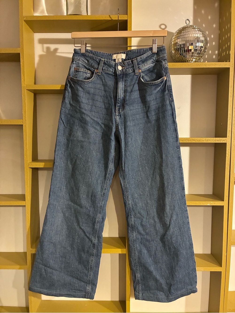 Classic Wide-Leg Women's Jeans in Medium Blue
